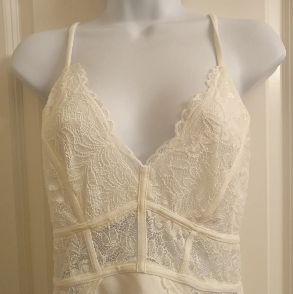 FASHION NOVA - Picture 2 of 4